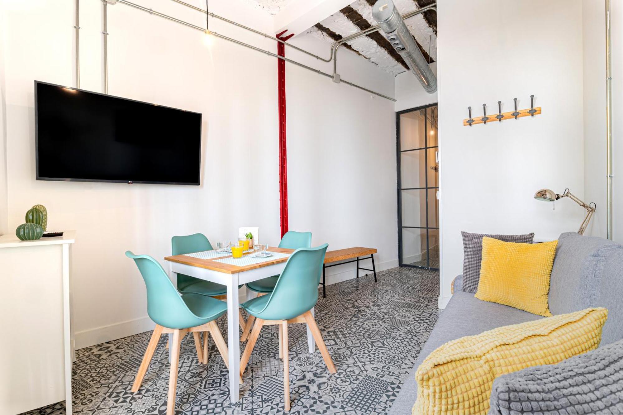 Vintage Apartment Near Puerta Del Sol Madrid Exterior photo