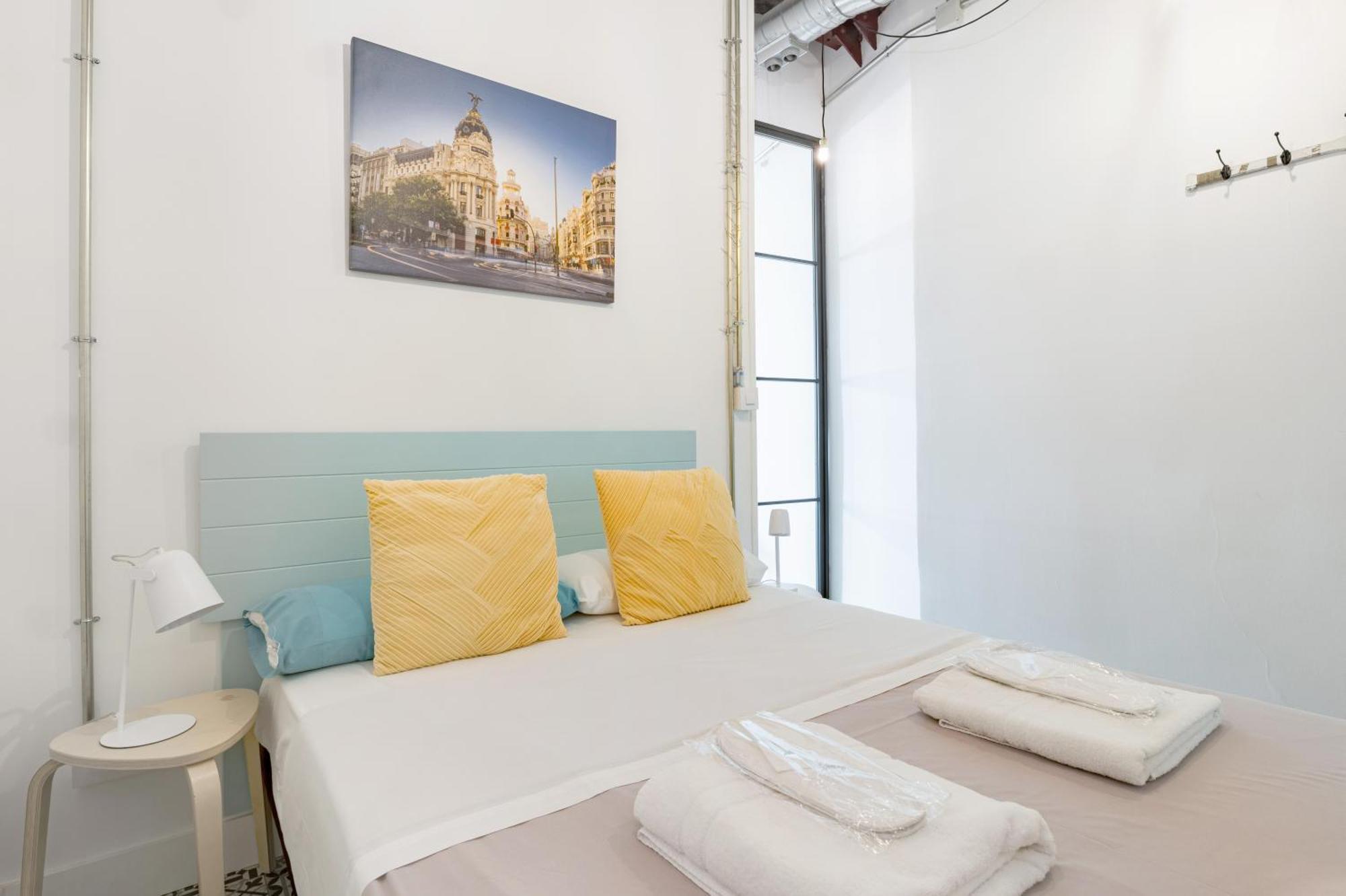 Vintage Apartment Near Puerta Del Sol Madrid Exterior photo
