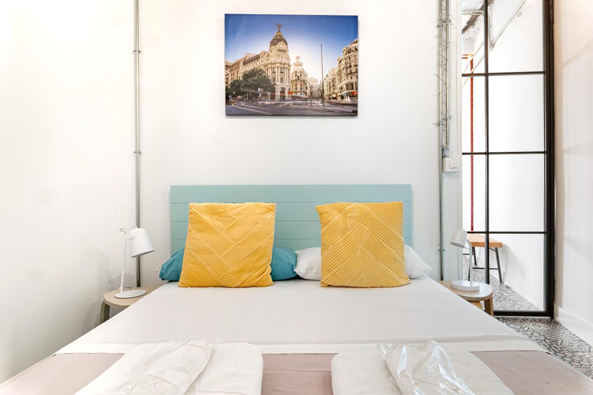 Vintage Apartment Near Puerta Del Sol Madrid Exterior photo