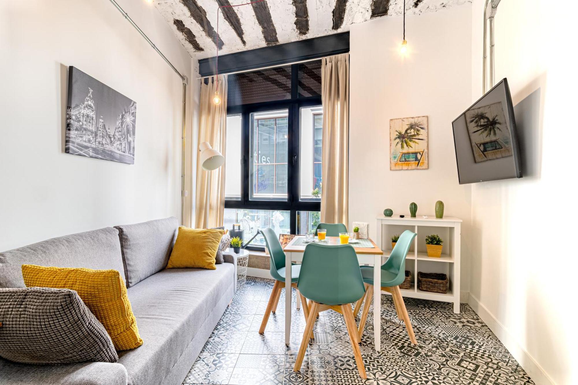 Vintage Apartment Near Puerta Del Sol Madrid Exterior photo