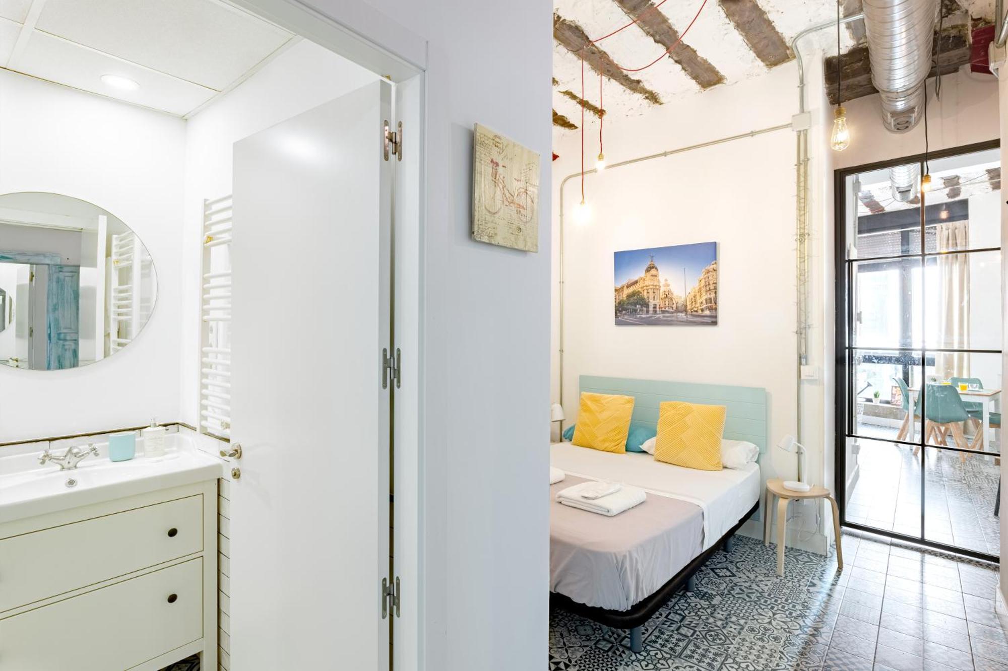 Vintage Apartment Near Puerta Del Sol Madrid Exterior photo